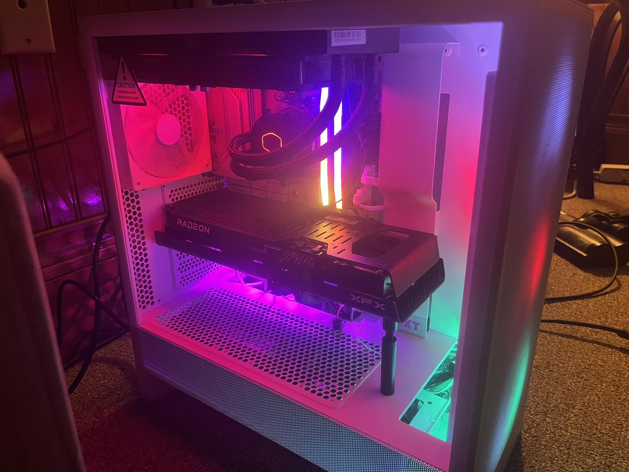 Ryzen 7 7700X gaming PC build with RX 7800XT