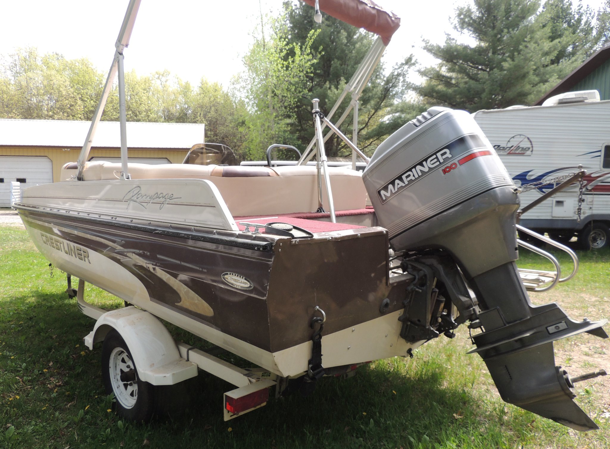 2000 Crestliner Rampage 18' 2