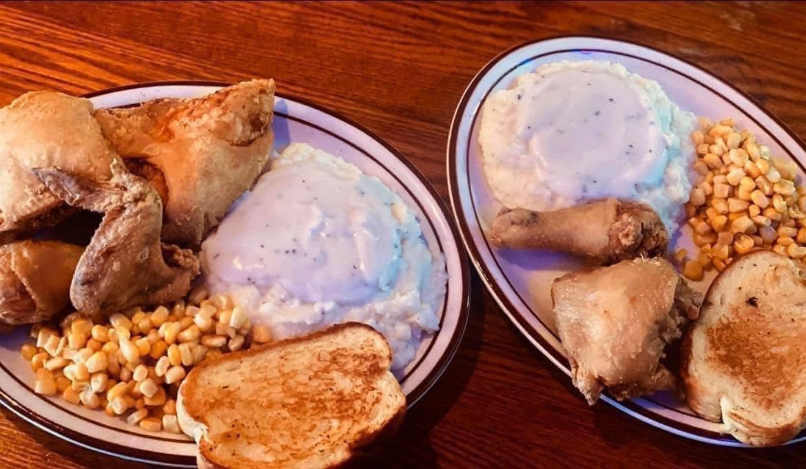 Caddy Shack Sports Bar & Grill | Farmersville IL