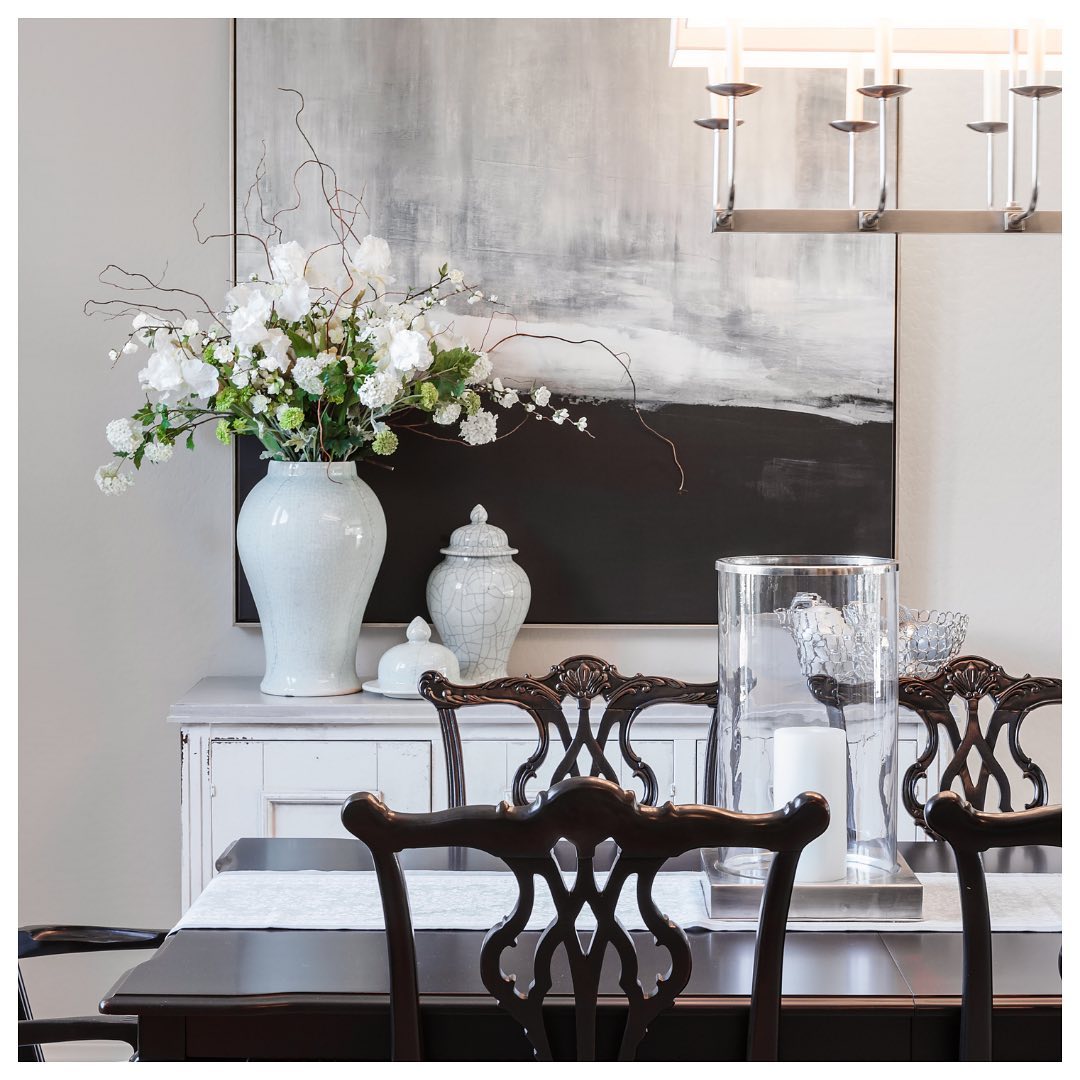 Elegant, formal dining with a dash... - Mara Interior Design
