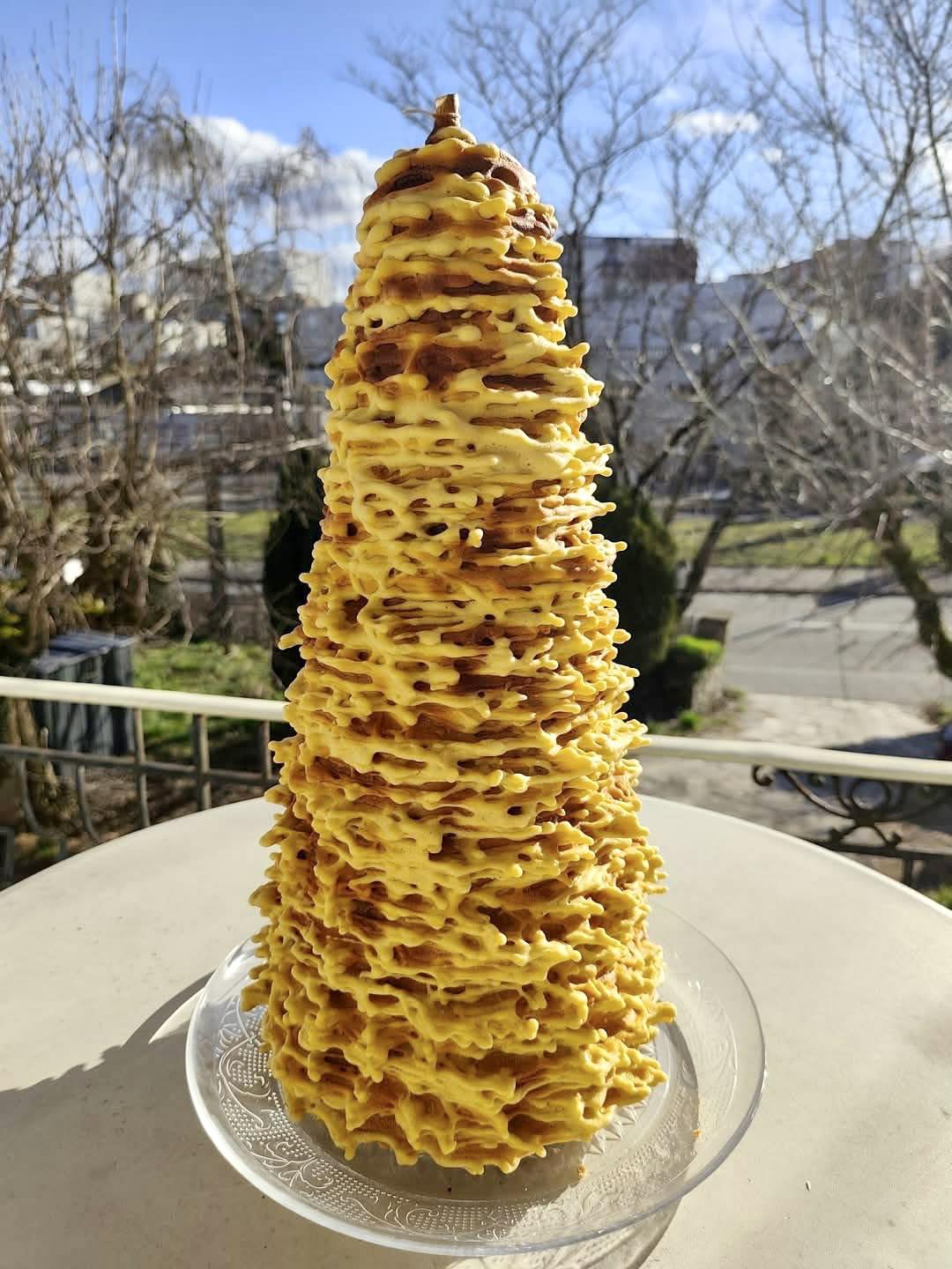La - L'ÉTONNANT GÂTEAU À LA BROCHE DE L'AVEYRON ! Le gâteau à la broche ...