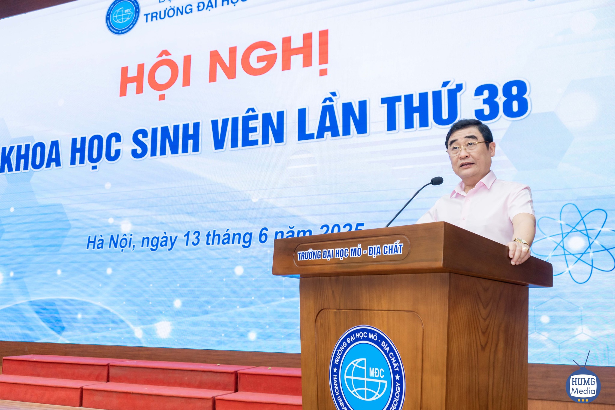 Trường - PGS.TS Nguyễn Thế Vinh - Phó Hiệu trưởng HUMG phát biểu tại ...