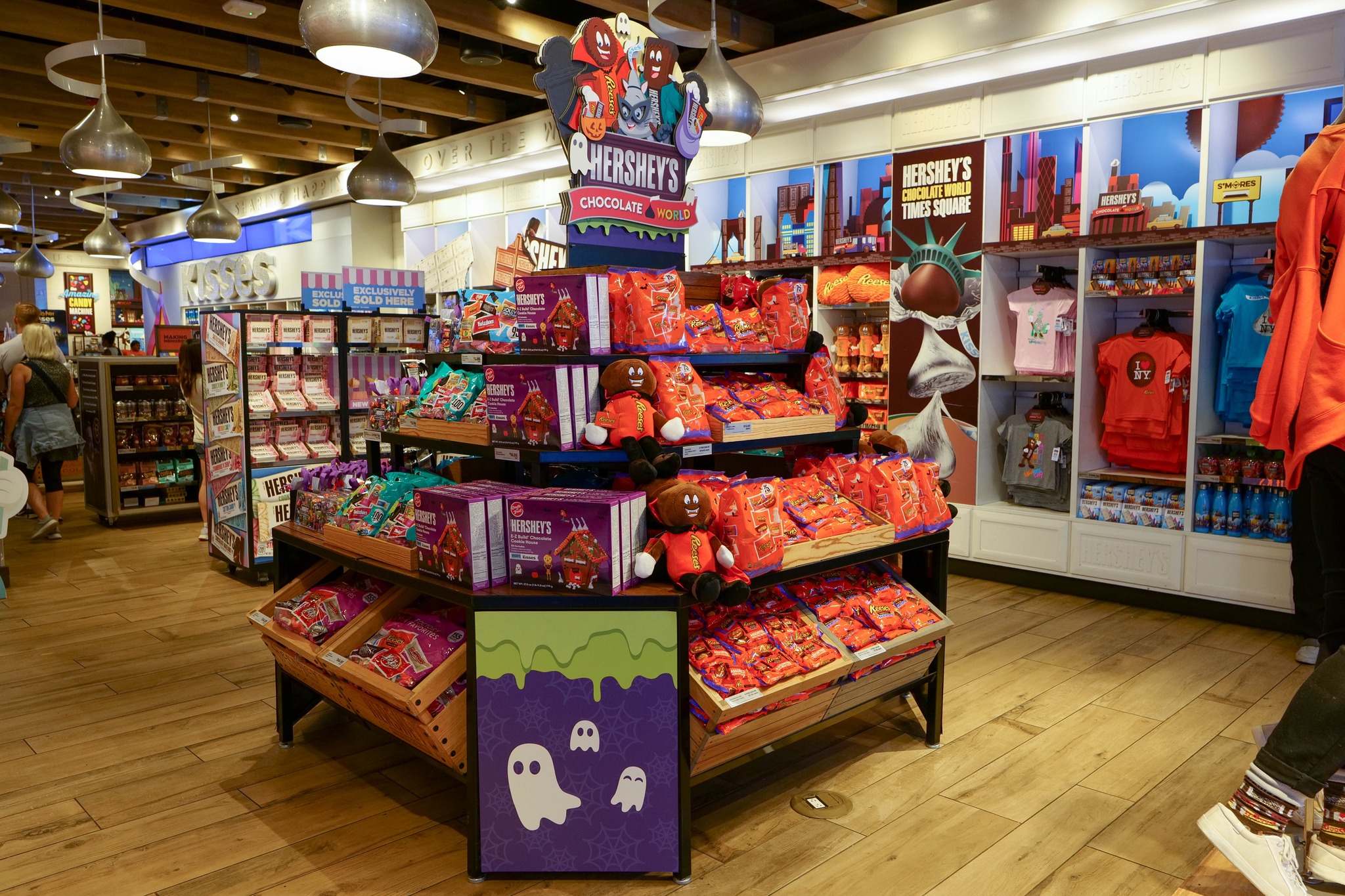 Halloween in Times Square with Hershey's