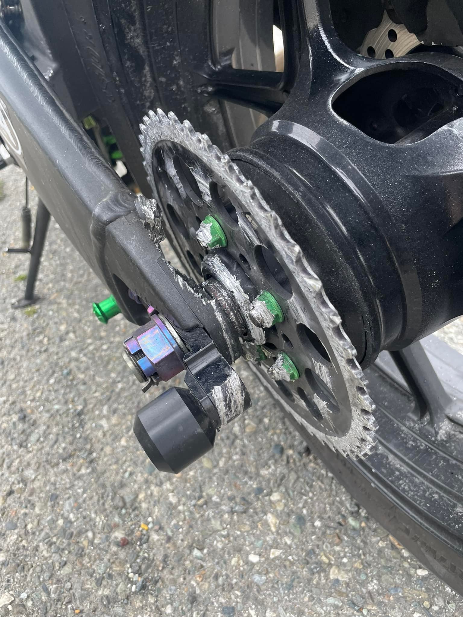 トップス 00s ATTACHMENT chain damage T archive What is the circled part in a Kawasaki ZX6R's damaged chain system?