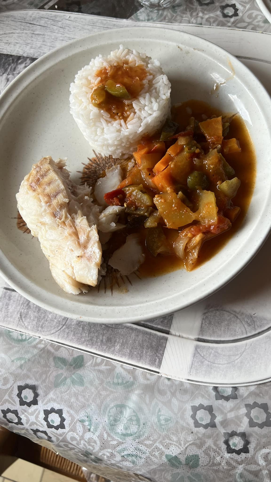 Assiette,Assiette de poisson cuit à la vapeur, grand plat créatif