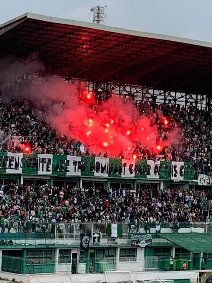 Ultras Algerie - التراس RAED'15 🟢⚪ ترد على غريمها 🔴🟡 التي... | Facebook