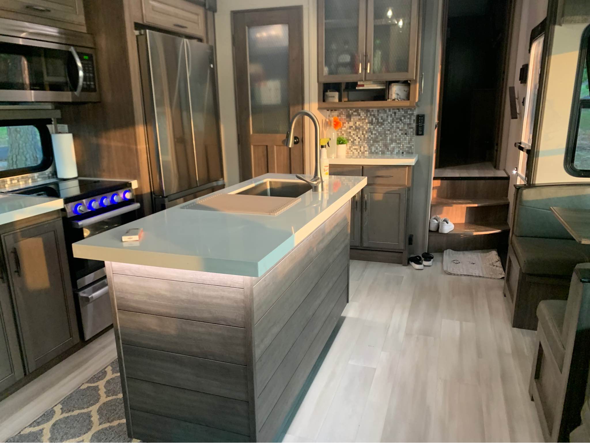 2022 Grand design solitude 3740bh