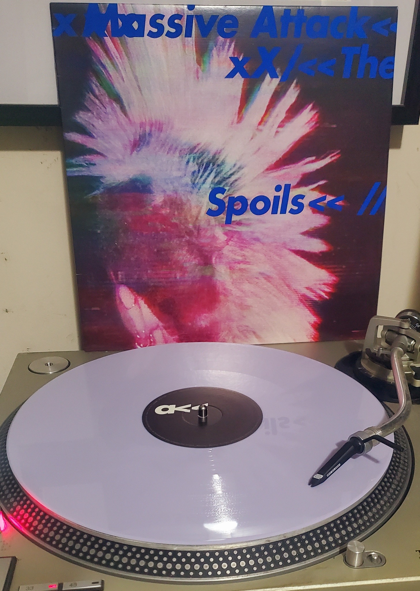 Massive Attack : The Spoils ft. Hope Sandoval
