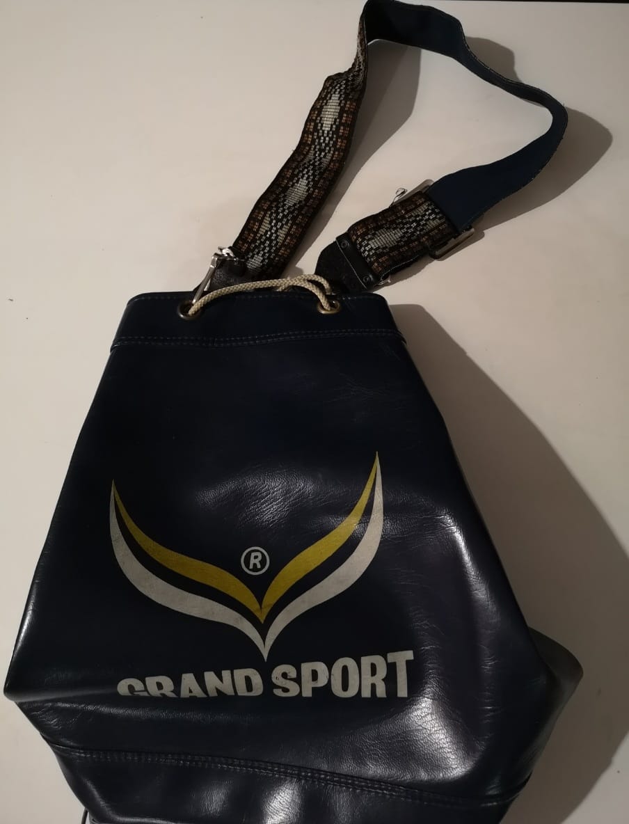 This bag was very popular back in the 80's.I'm glad I still