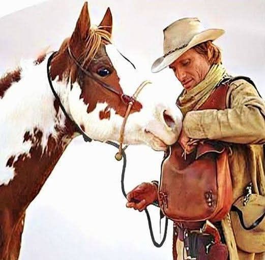 Viggo Mortensen's bond with horse TJ in Hidalgo film