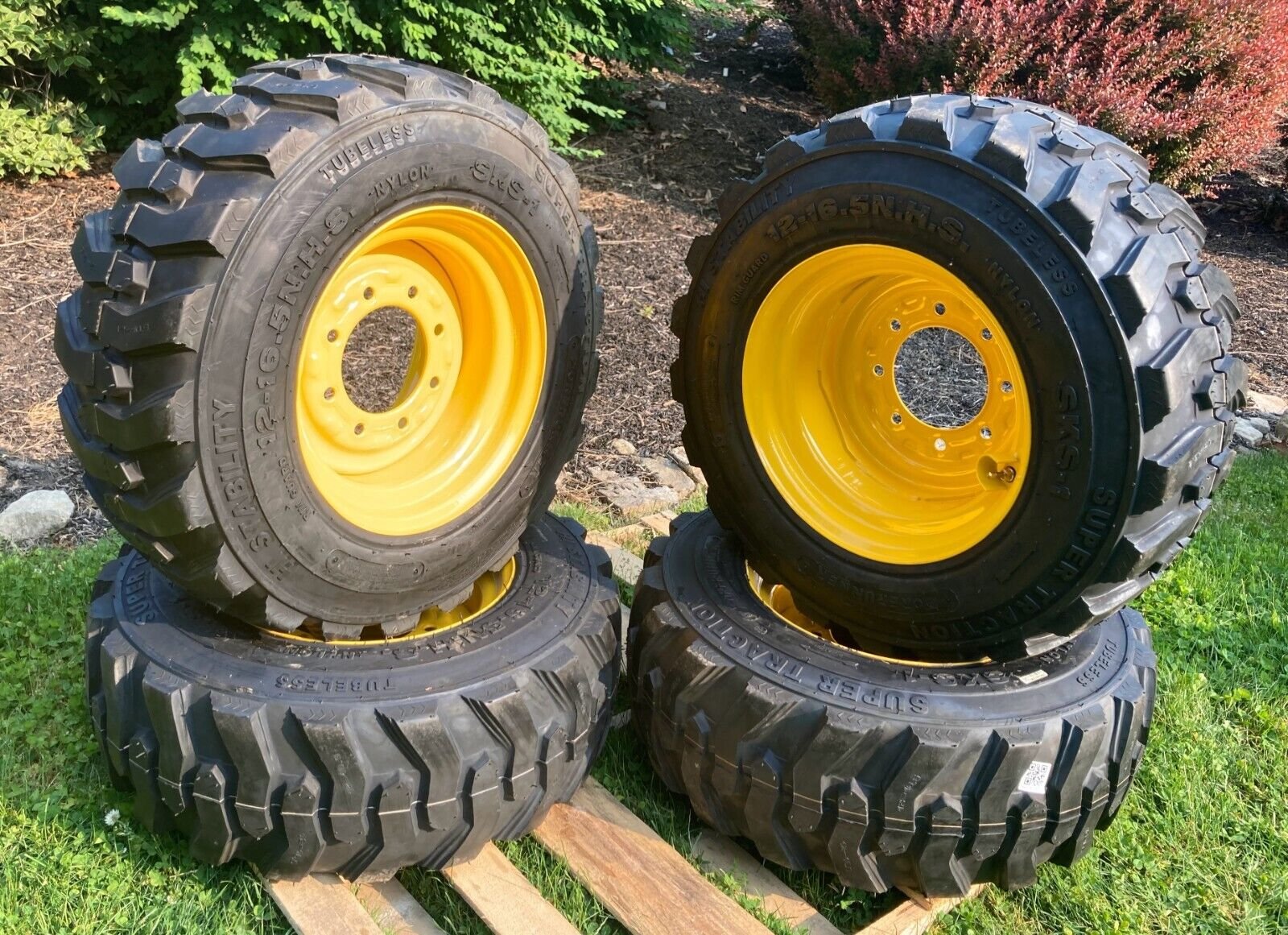 Carlisle Trac Chief 23x8.50-12SS Tires & Rims Auctions