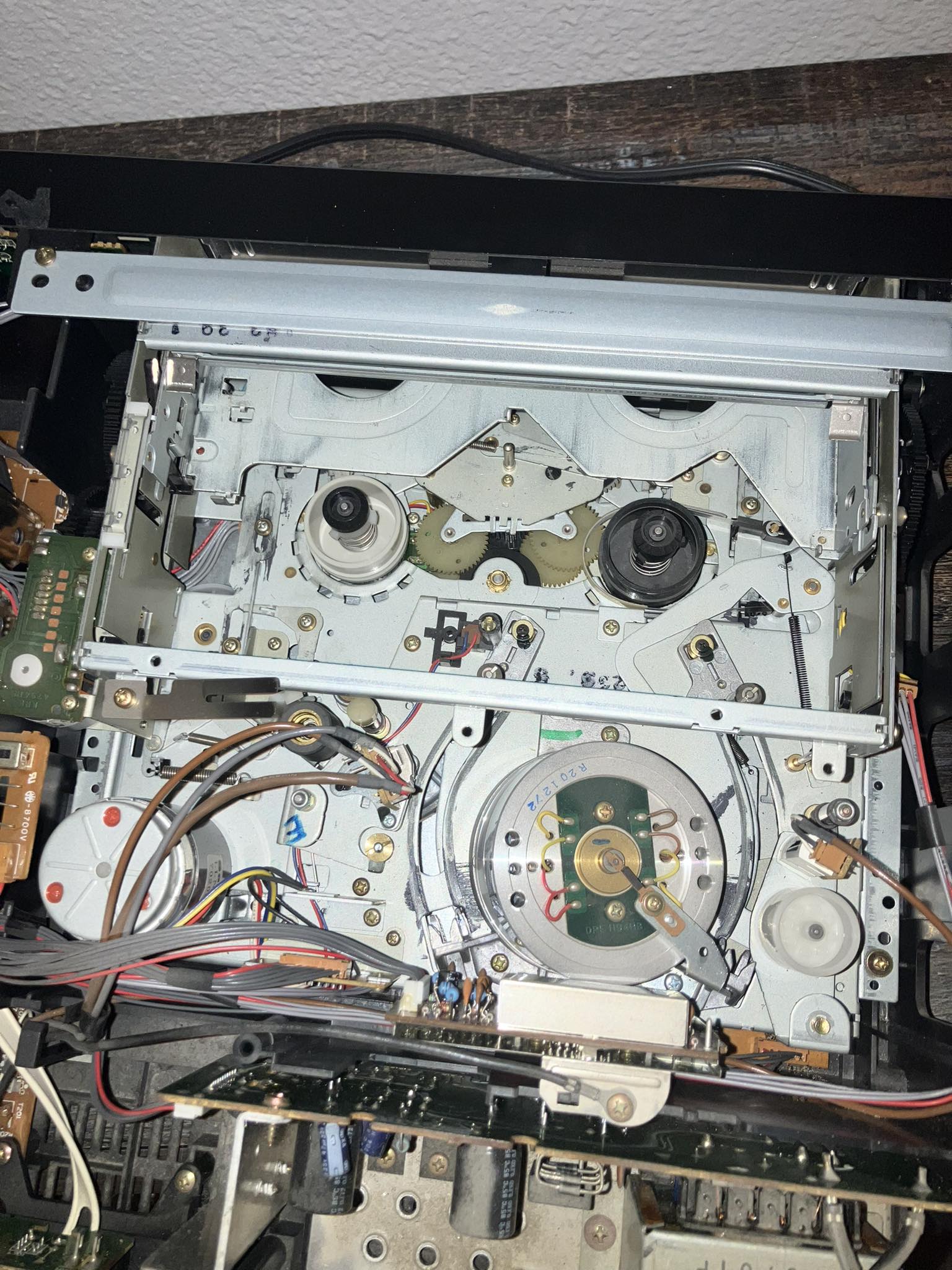 What causes static on VCR screen in HDMI?