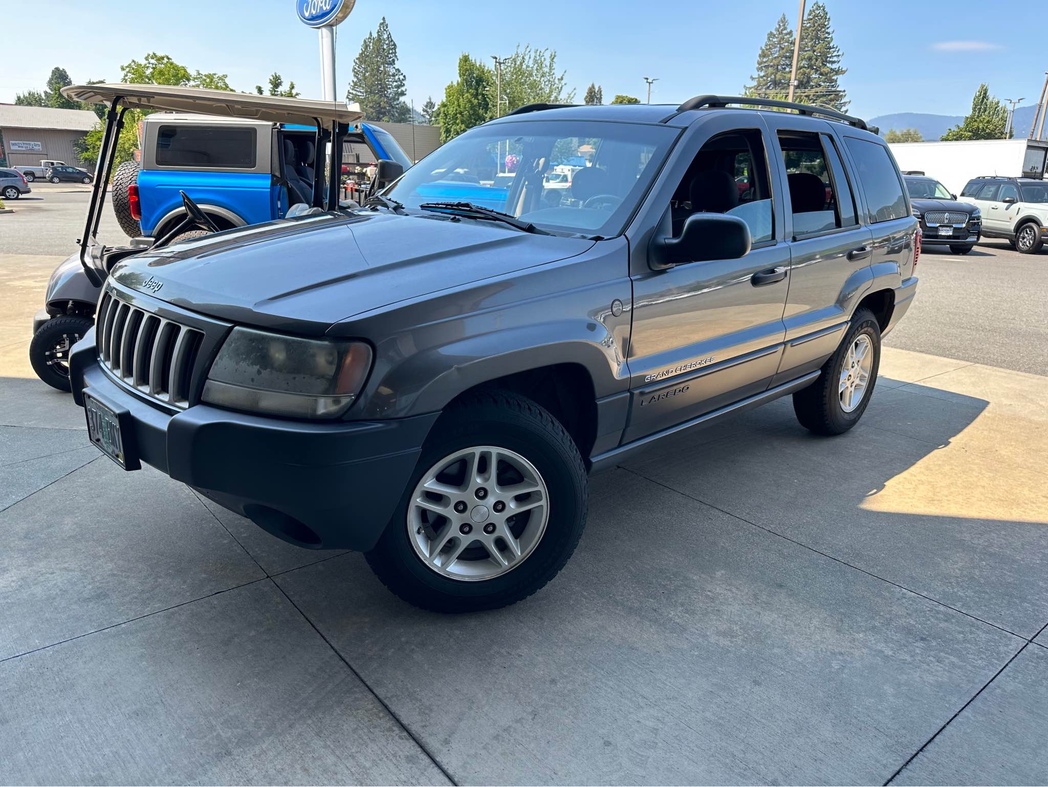 Grants pass area buy sell and trade | 2004 Jeep Grand Cherokee Laredo