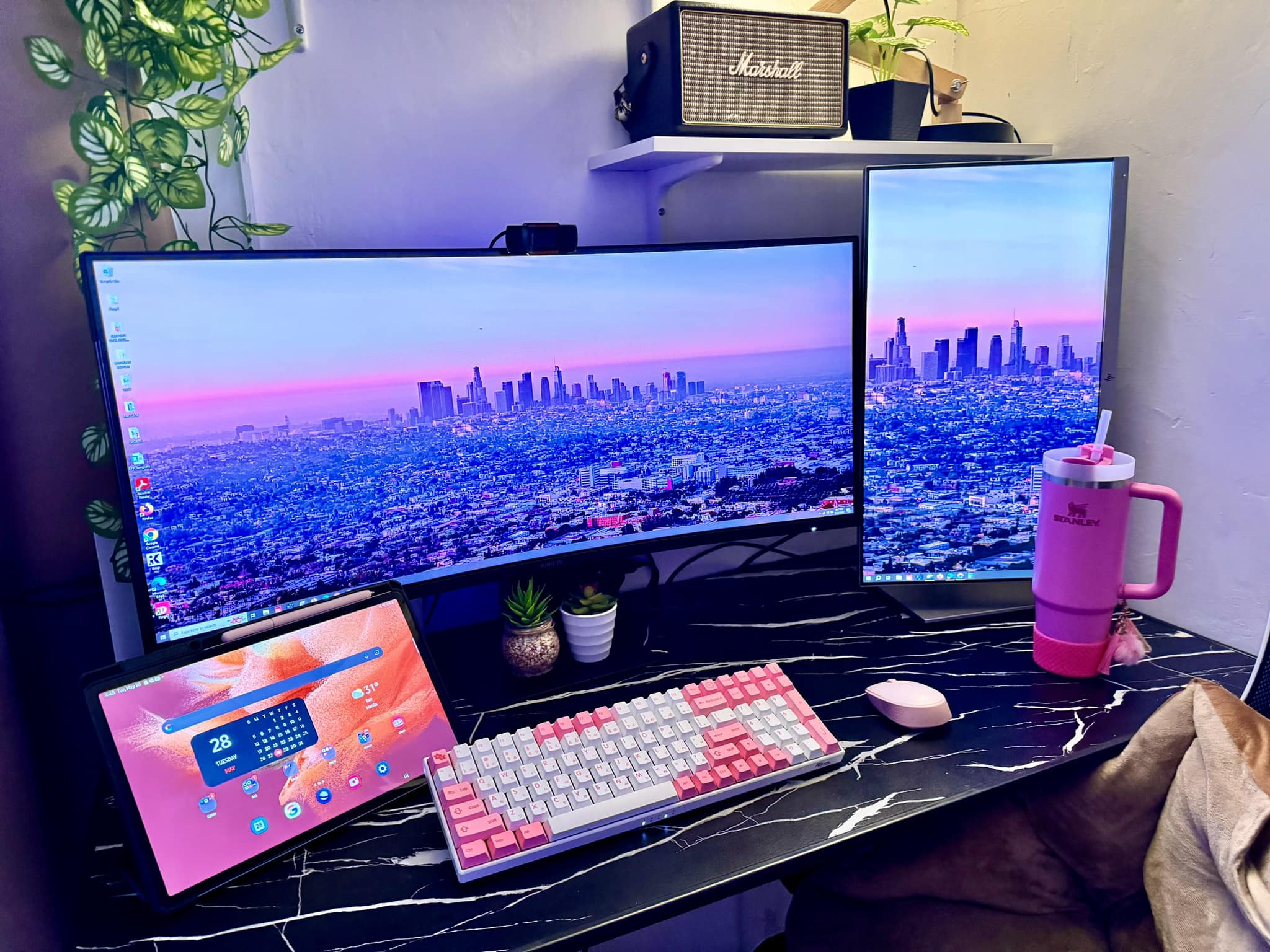 Workspace Setup Addicts | Seeing many beautiful setups here, so I am ...