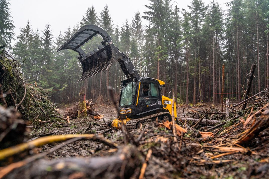 Shaker - Discover the JCB Teleskid, the world’s first and only skid ...