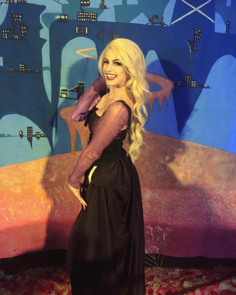 Revisiting my first cosplay, Sarah Sanderson from Hocus Pocus