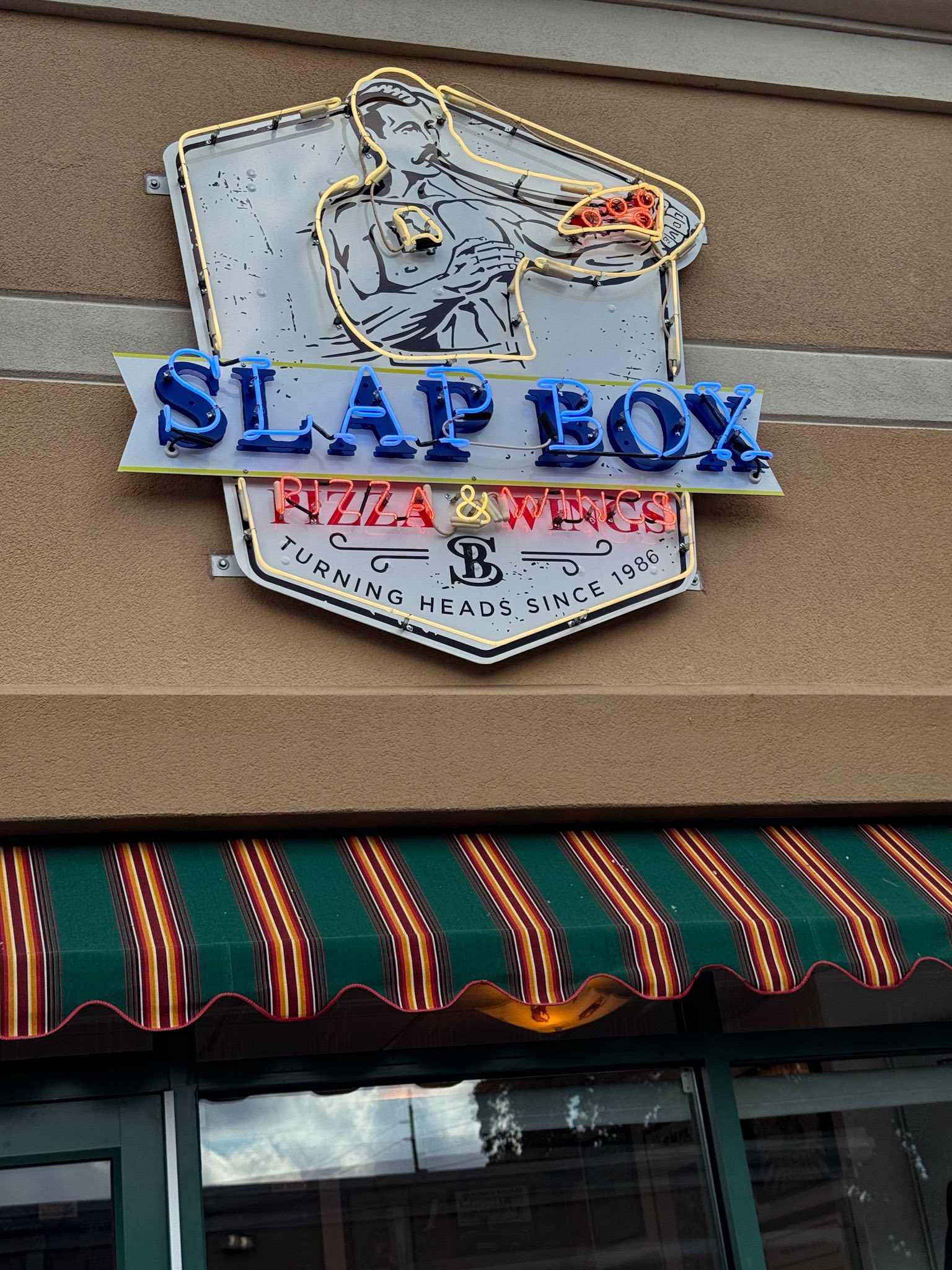 Slap Box Pizza & Wings 📍 2932 S Lone... - Petty Eddie Eats | Facebook