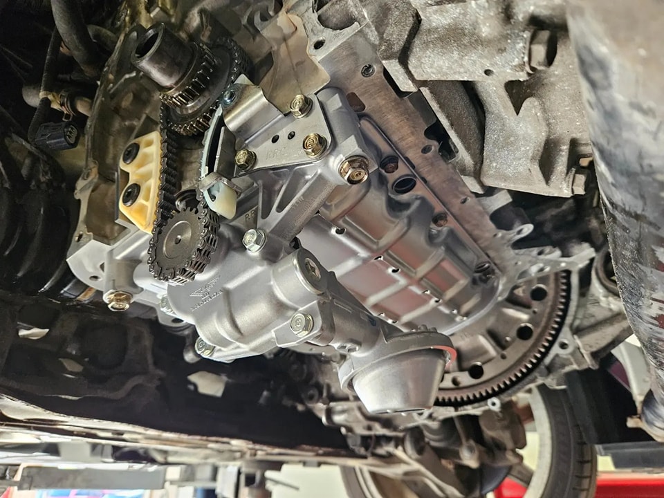 Civic type r in lots of work -fd2 oil pump -sump baffle -timing chain ...