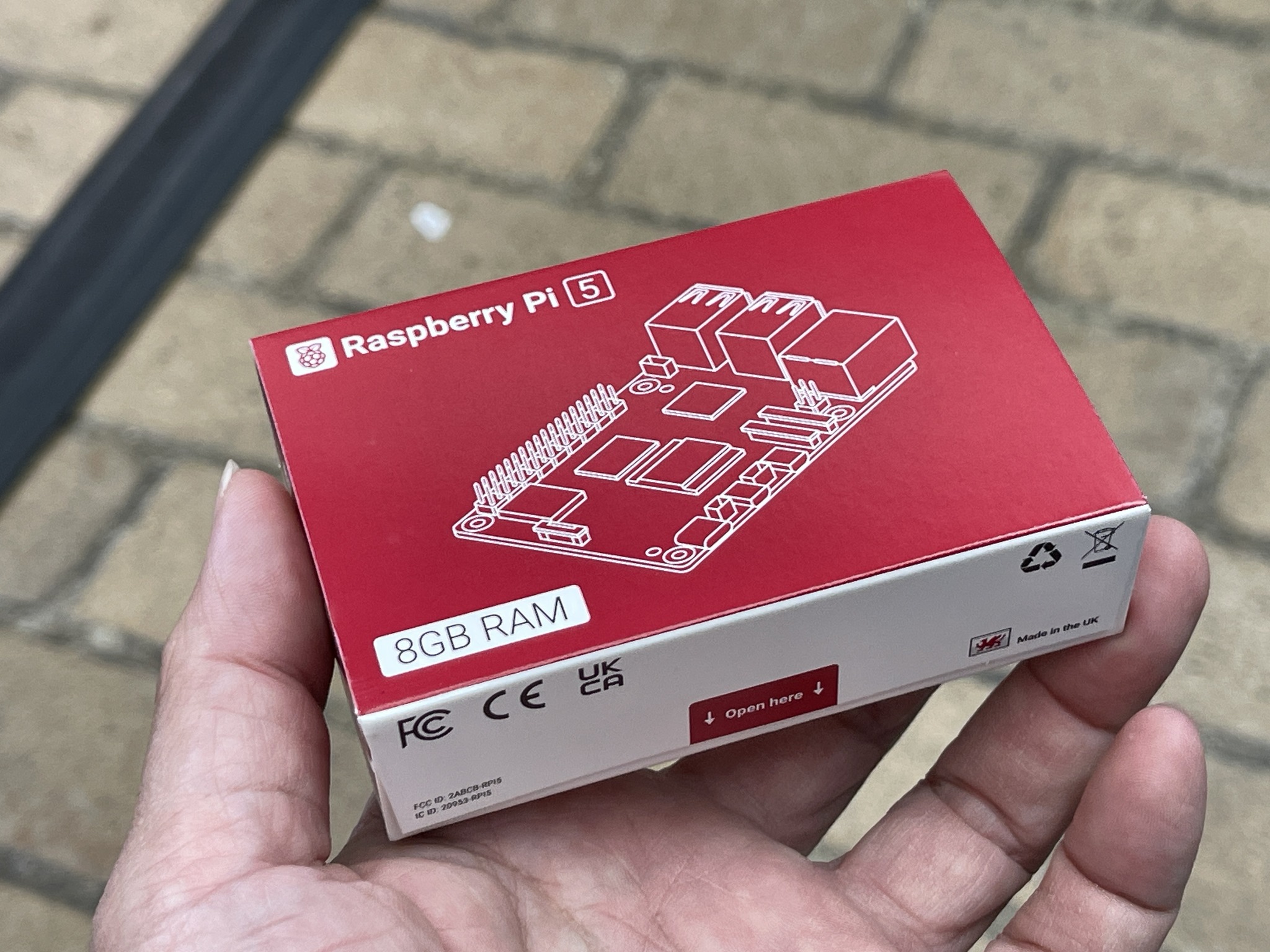 拿到樣品了，要寫開箱文了。 歡迎參加 Raspberry... - Raspberry Pi Taiwan 台灣樹莓派 | Facebook