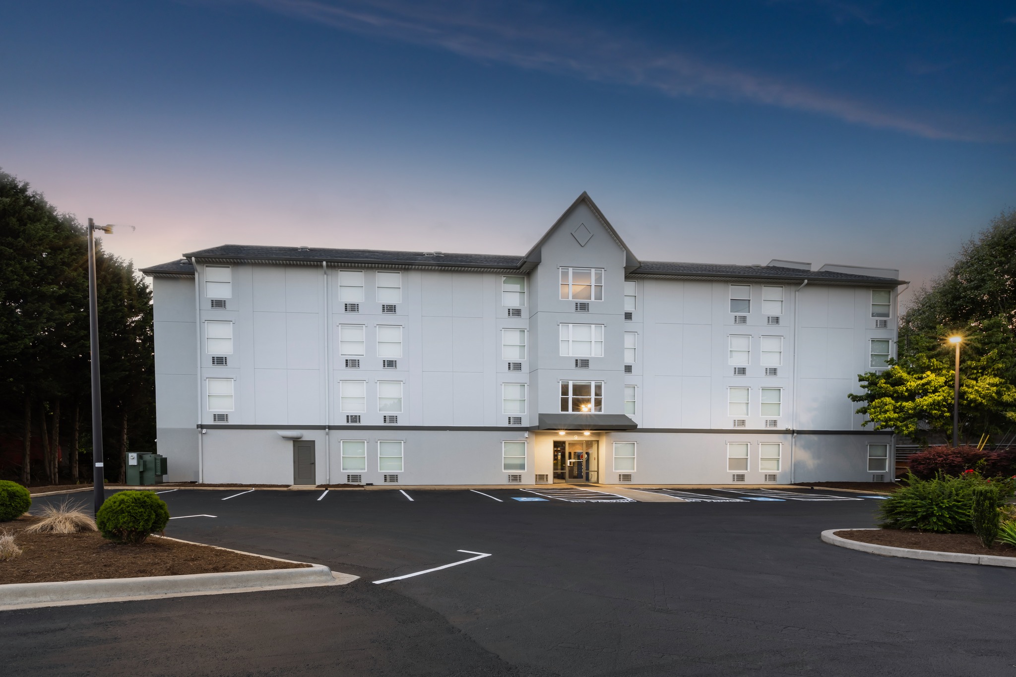 Rodeway Inn & Suites Near Outlet Mall - Asheville | Asheville NC