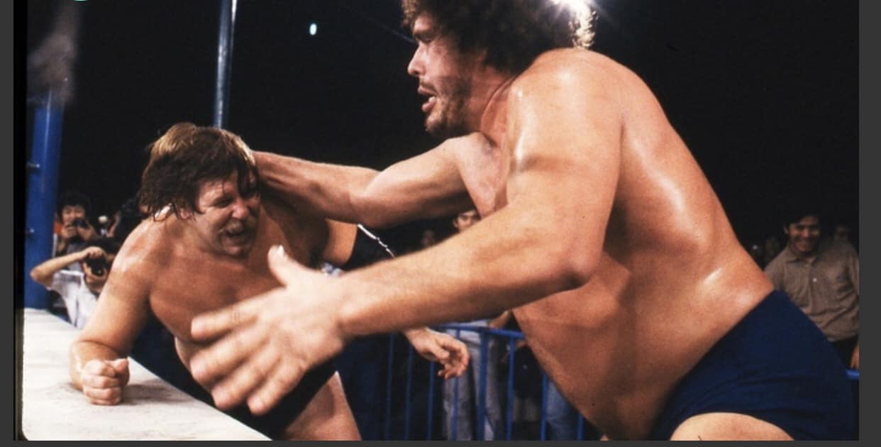 Amazing shot of Andre The Giant & Stan Hansen!