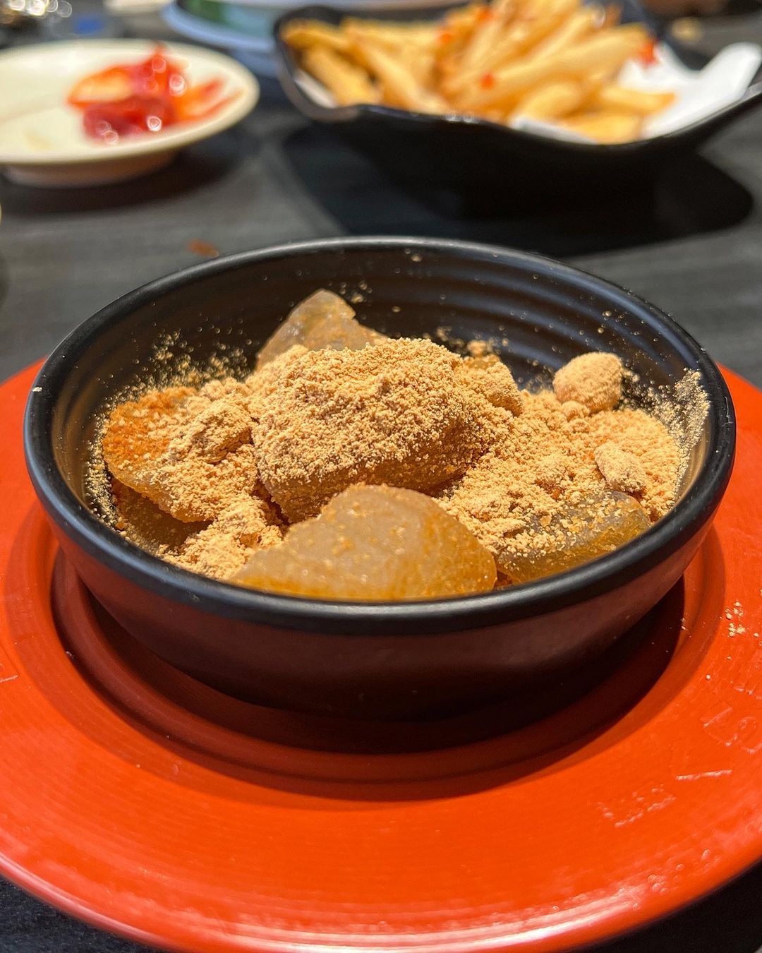 Warabimochi 🤤 Chilled, jelly-like mochi topped with sweet and