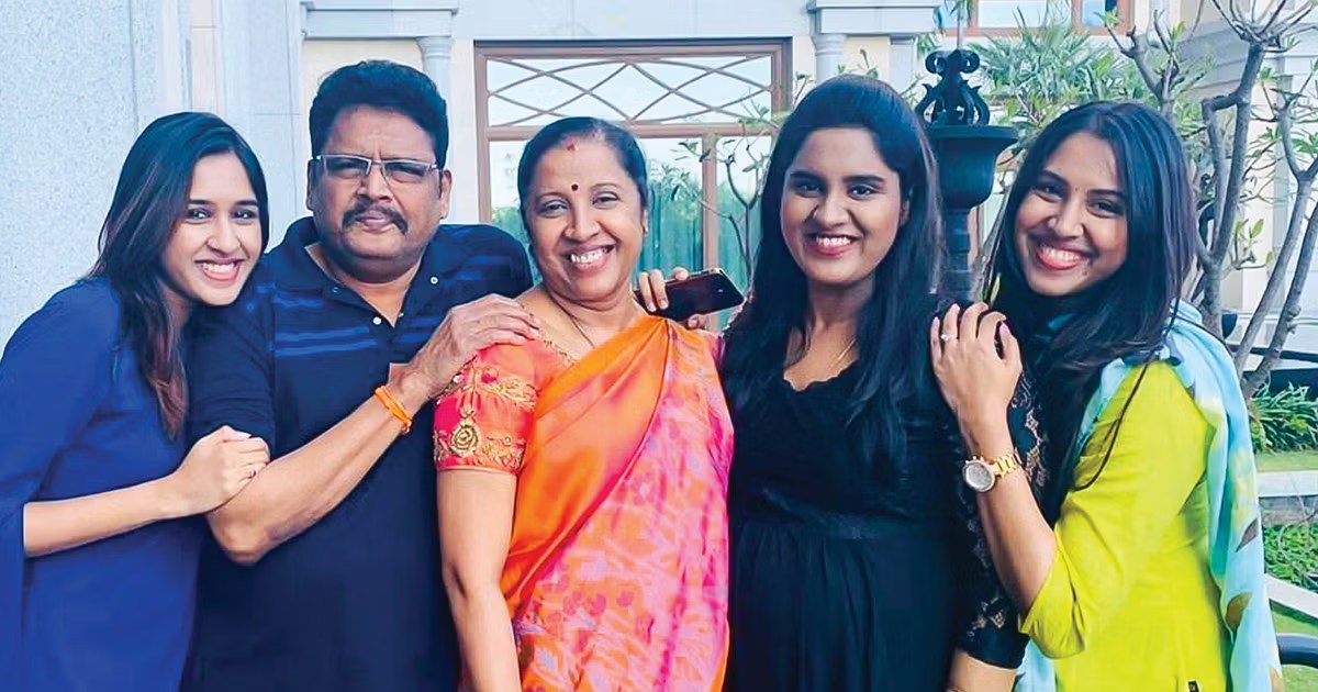Radha - Director KS Ravikumar with his Beautiful Family.. | Facebook