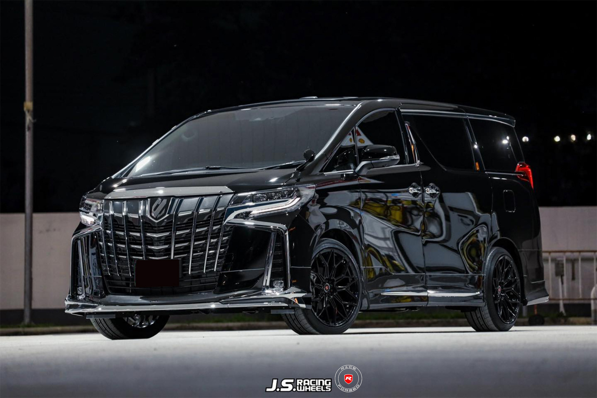 Race Forged - Shining in the dark night #Alphard sitting...