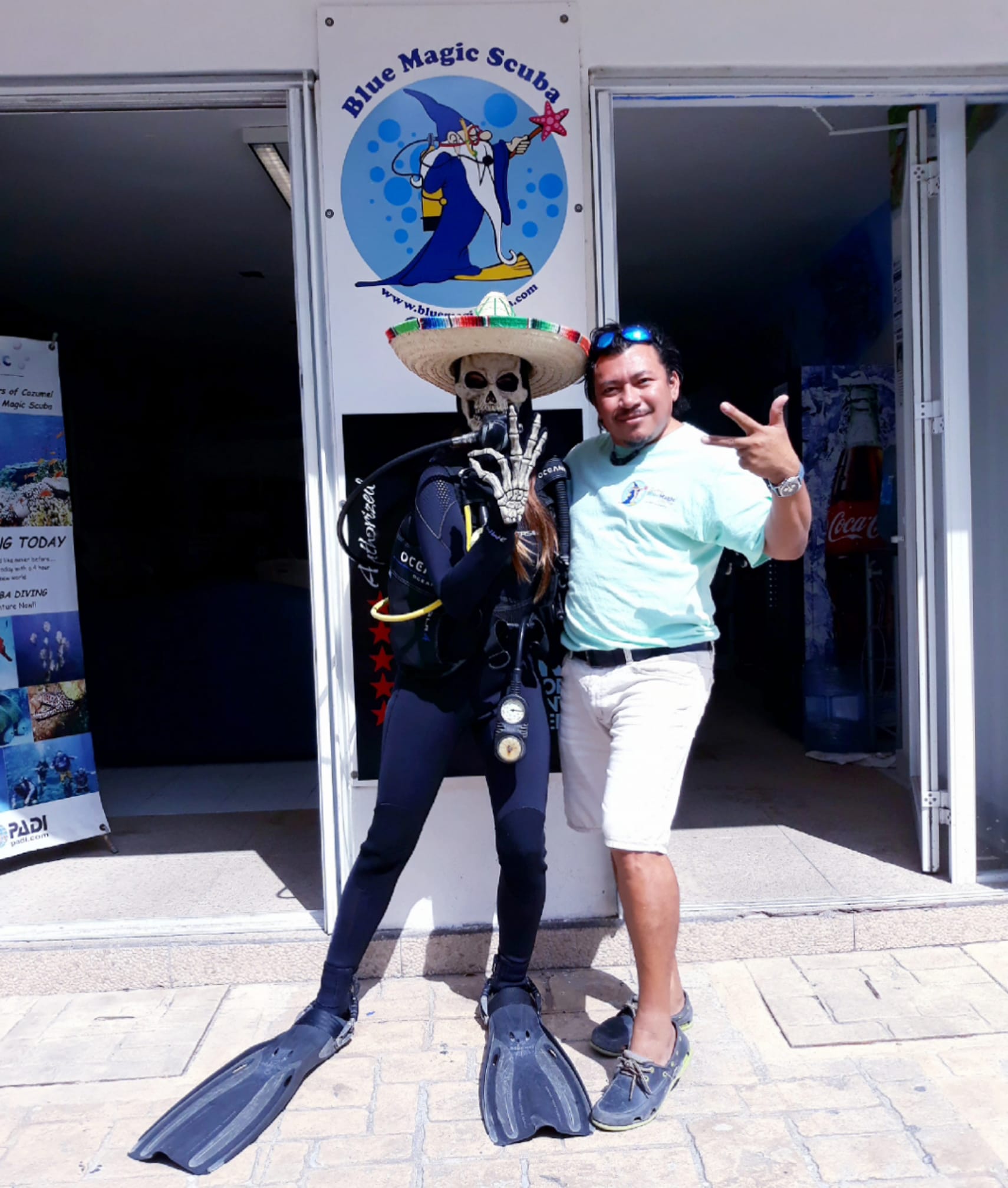 A Blue Magic, La calaca fue a bucear,... - Blue Magic Scuba