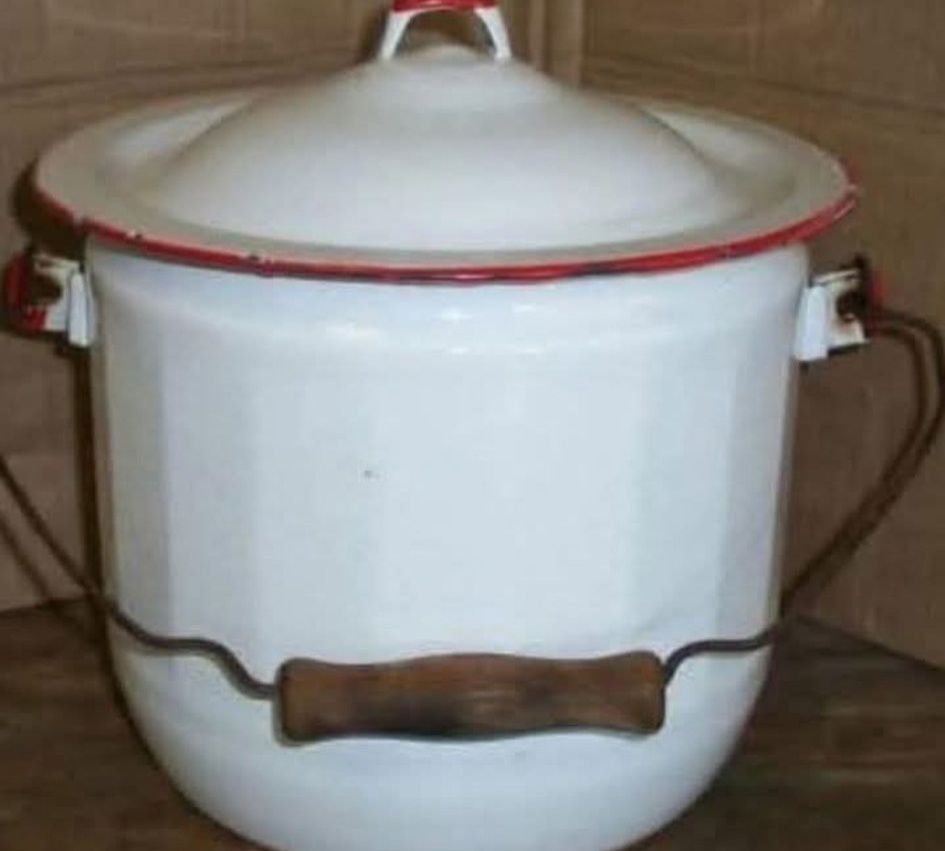 And this is my woven traditions soup tureen and tray w/wrought