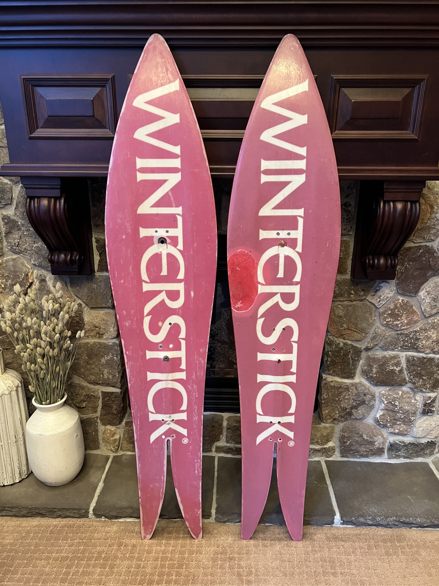 Winterstick Red Swallowtail snowboard versions
