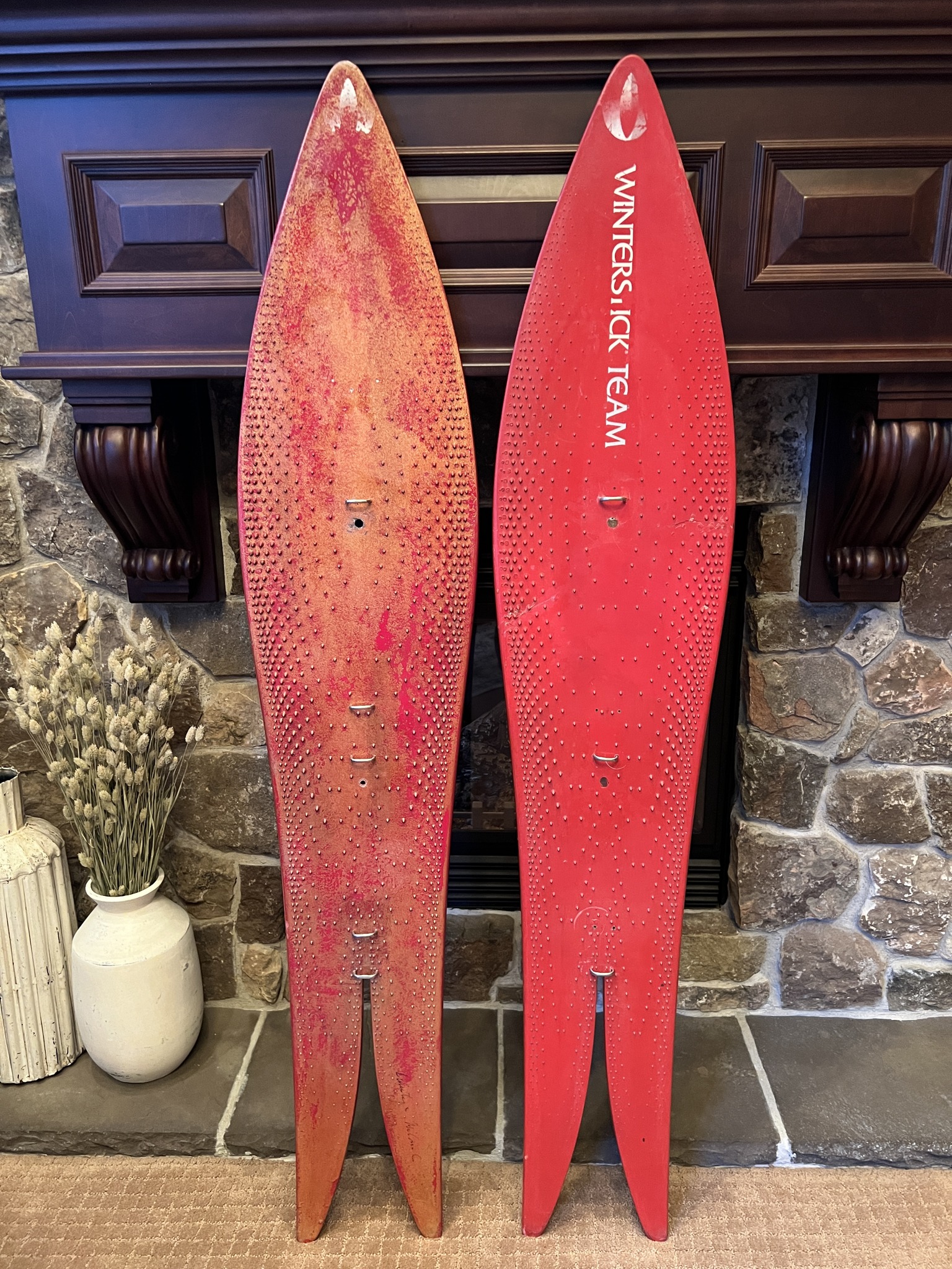 Winterstick Red Swallowtail snowboard versions