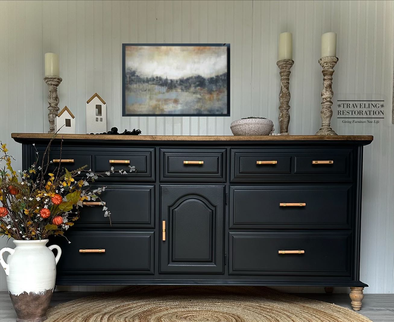 This 6 drawer dresser is from the Belcourt collection from Rooms To Go
