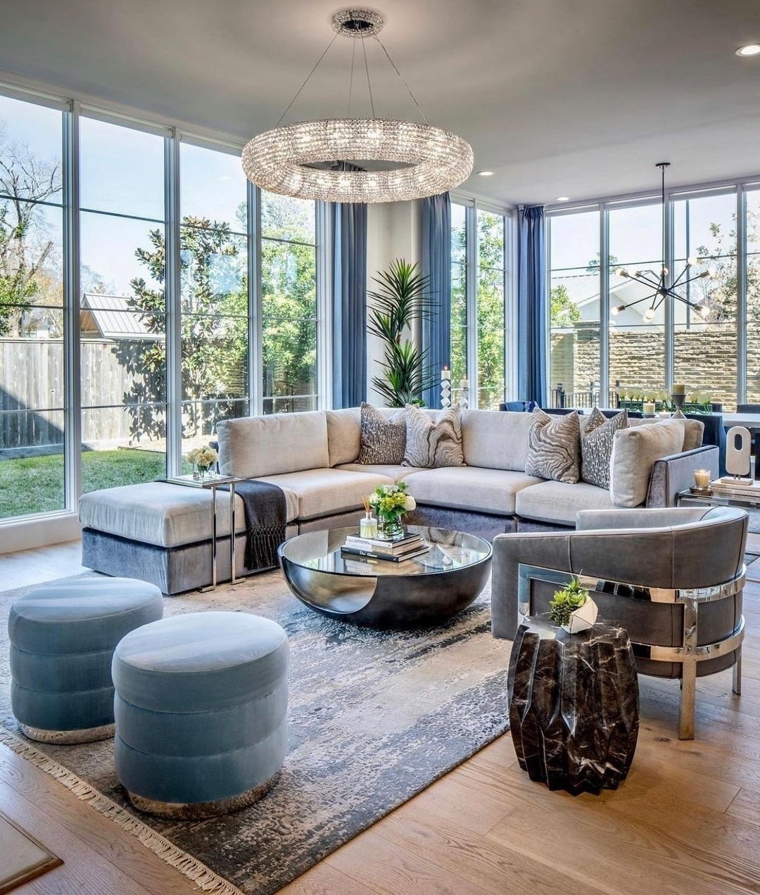 😍 Dazzling Home Interior Design... - Classical Interior