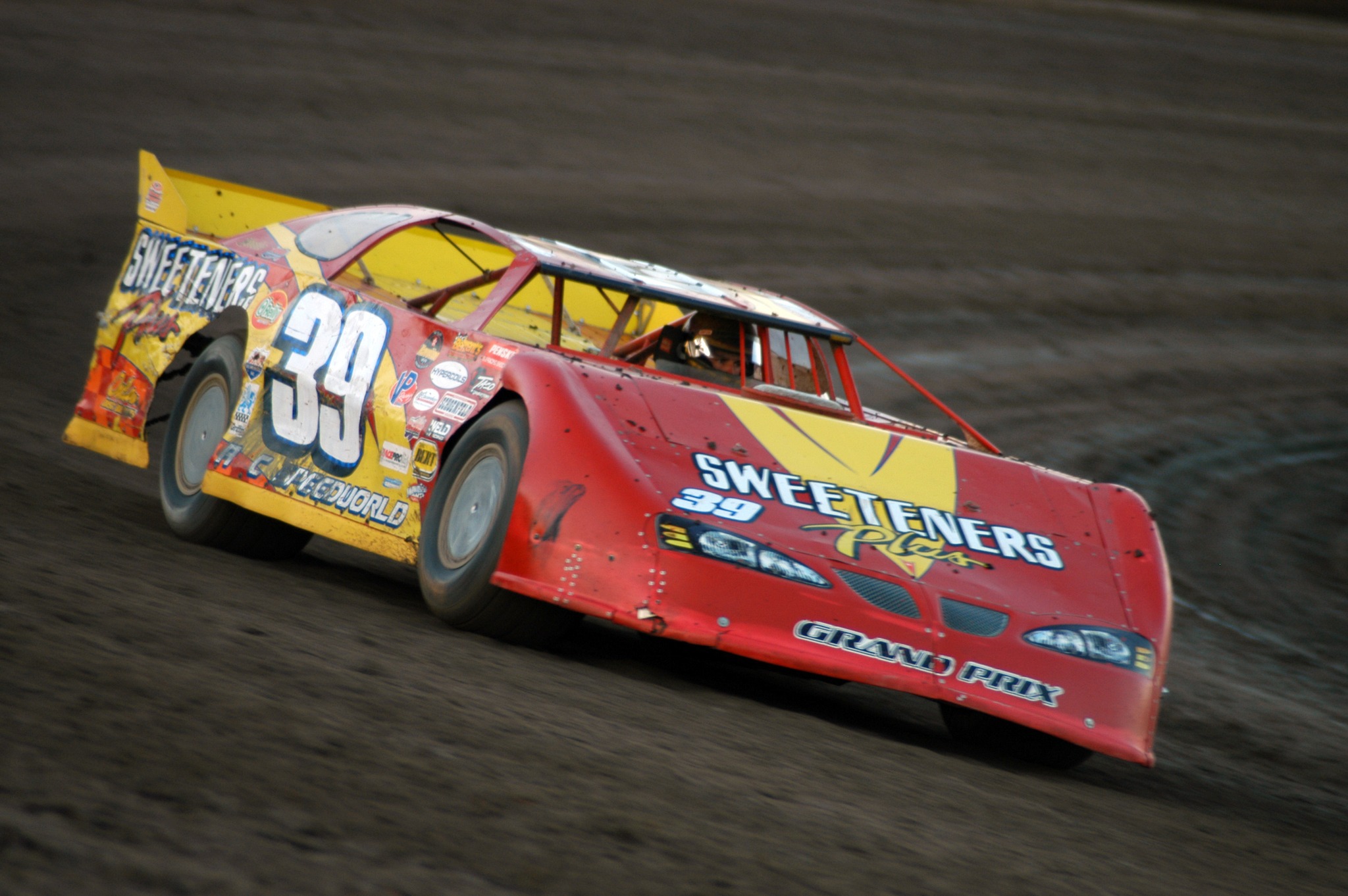 Happy National Retro Day with World of Outlaws Late Models