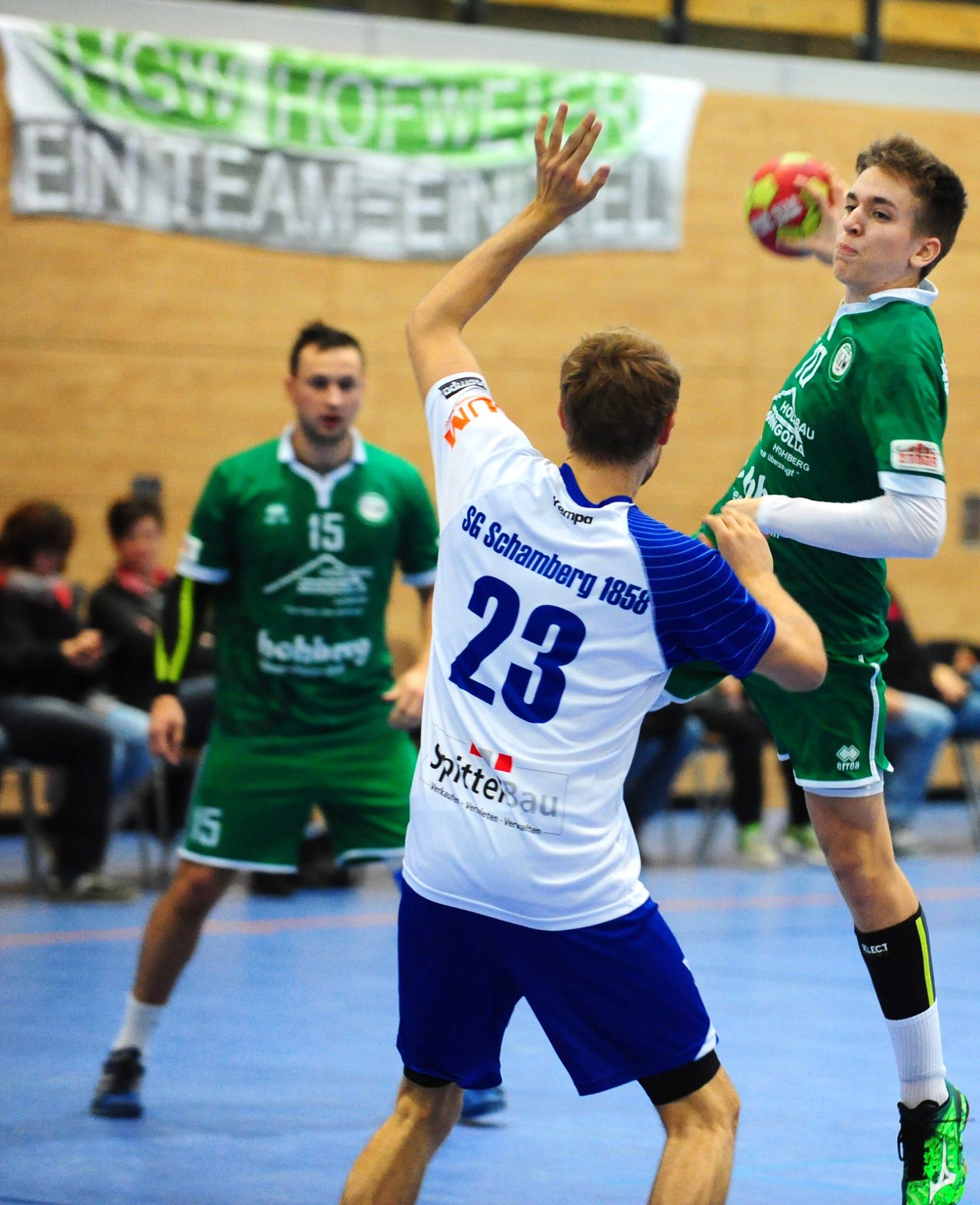 77sport - Max Mattes (Foto www.handball-server.de) und der...