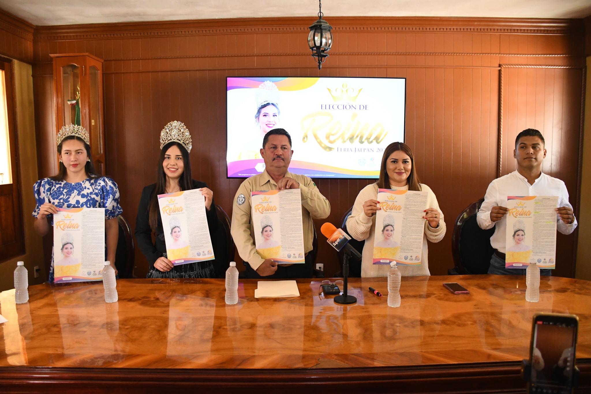 👑 ¡SE BUSCA A LA REINA DE... - Municipio de Jalpan de Serra | Facebook