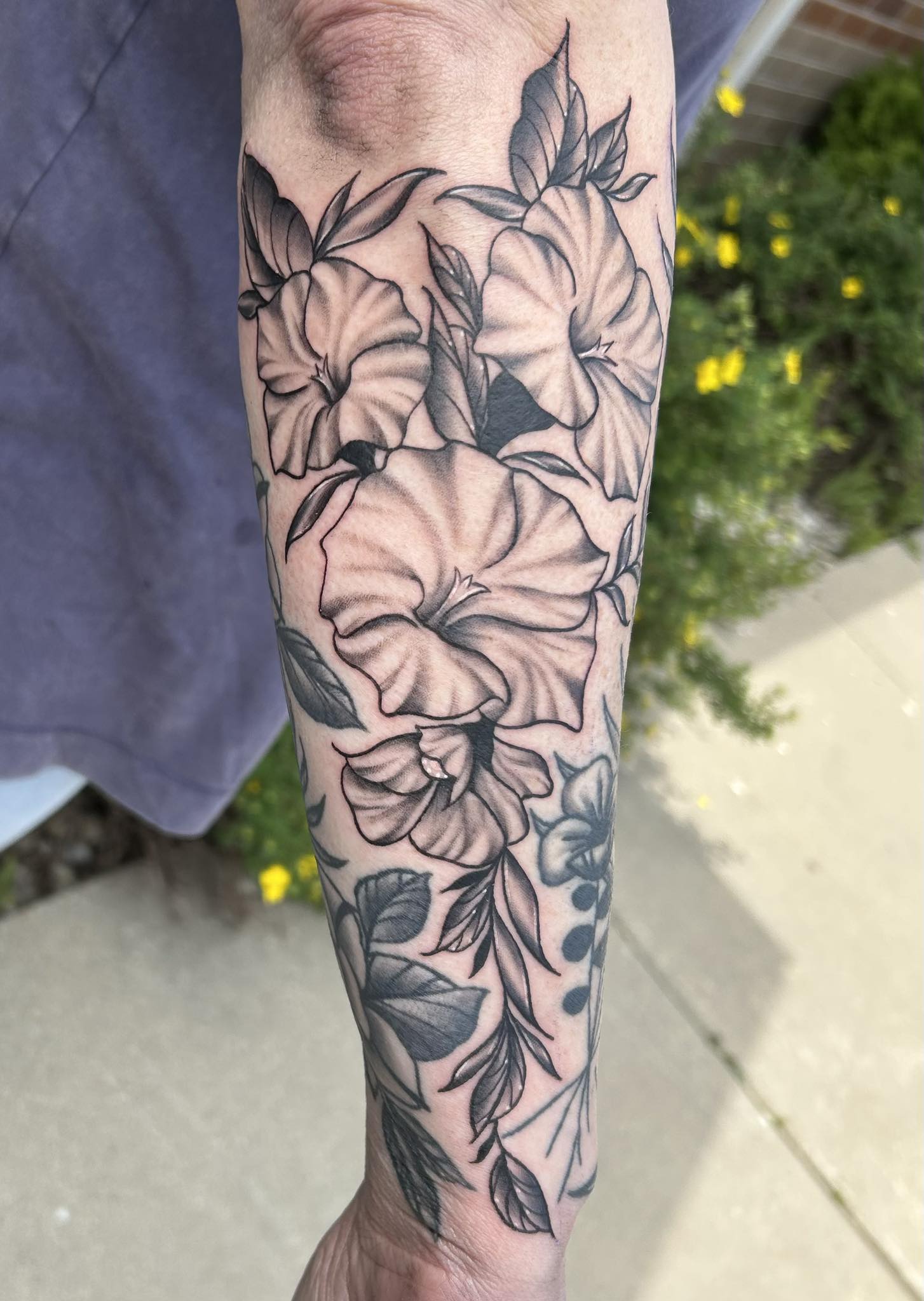 floral half sleeve ❤️‍🔥 . . . #tattooflowers#floraltattoo