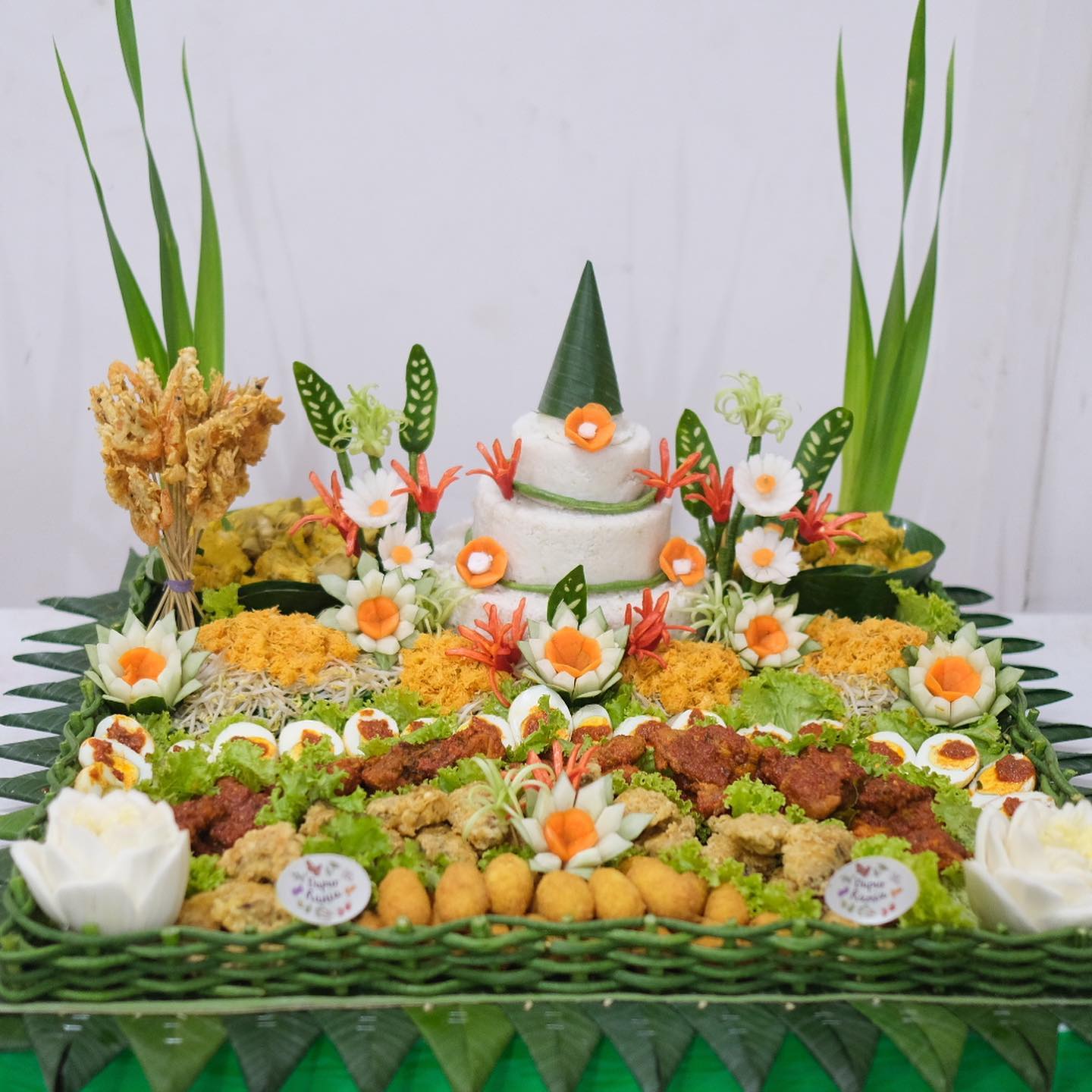 Dapur Rania - Tumpeng Nasi Putih Lengkap pesanan Bapak...