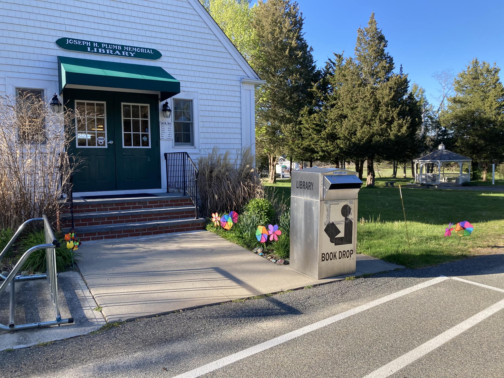 Joseph H. Plumb Memorial Library | Rochester MA