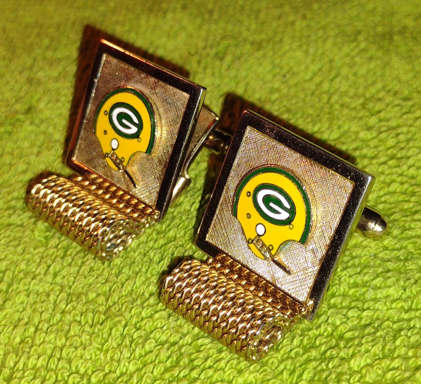 Any information on vintage cufflink design and history?