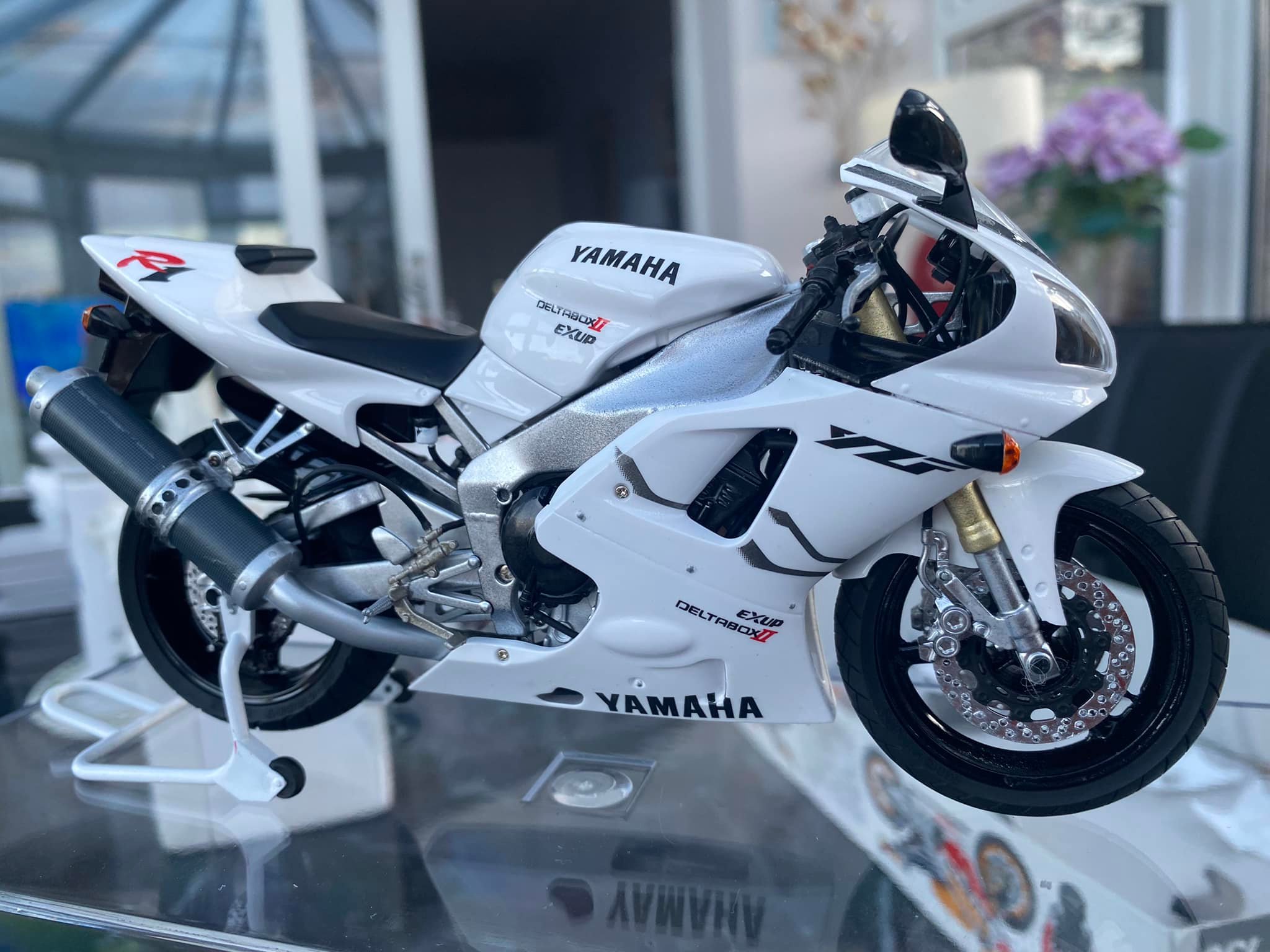 Yamaha R1 model kit review