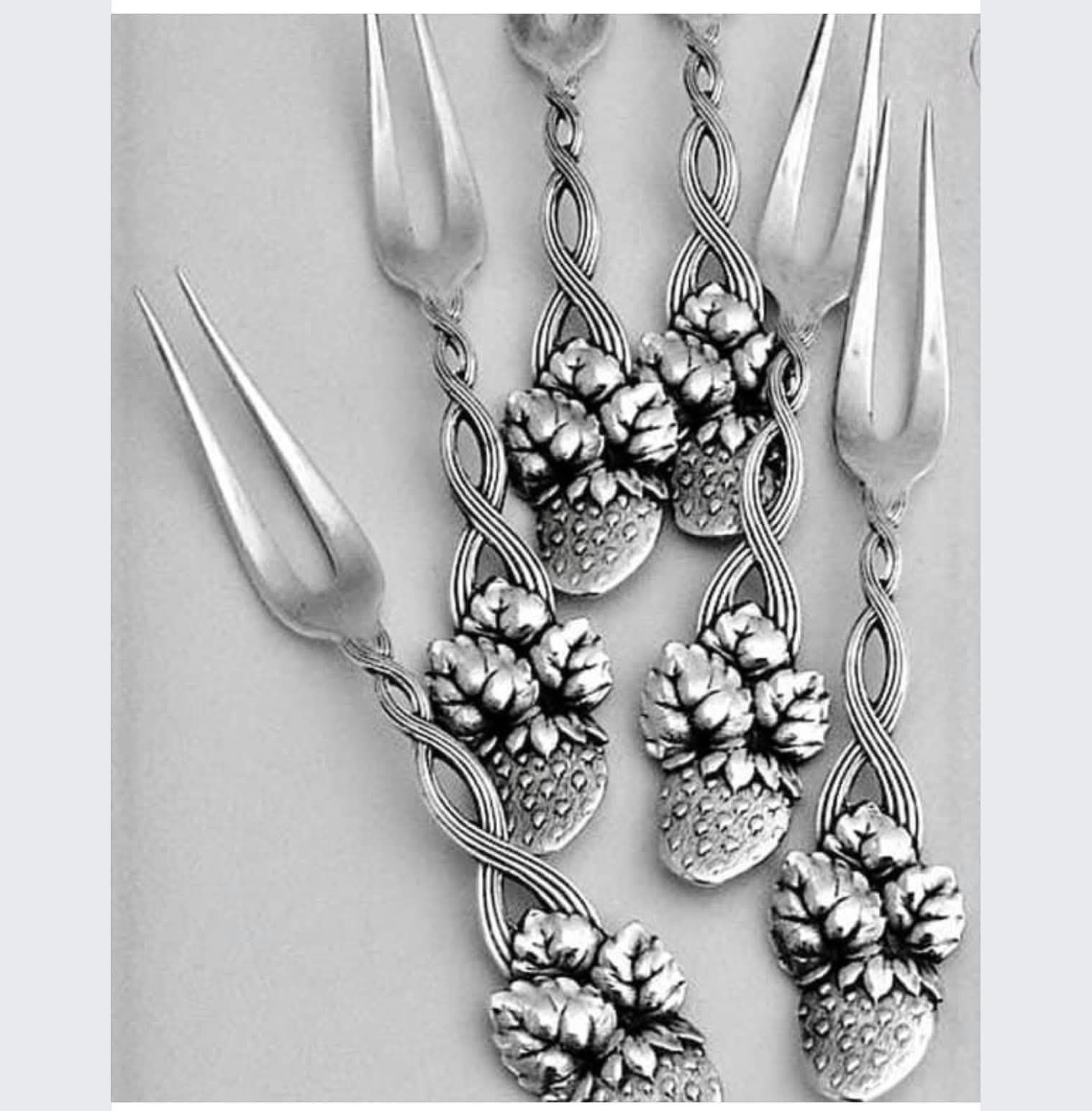 Tiffany! American sterling silver set of 6 two-tine strawberry