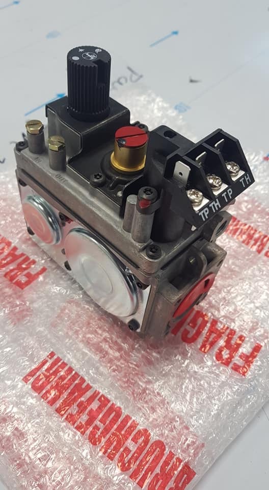 SIT 0.820.301 MV Milli-Volt Gas Control Valve 1/2" – For Fryers, Pizza Ovens & Gas Appliances