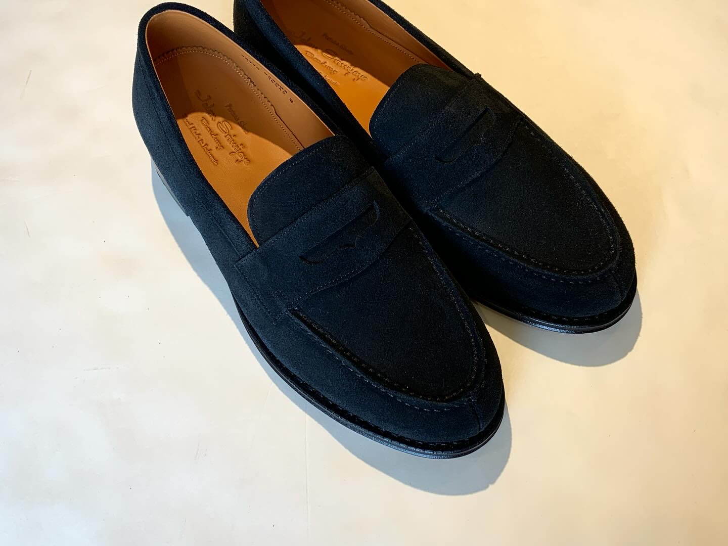 ⭐︎ JALAN SRIWIJAYA Garuda/98998 black suede coin loafer ¥39,600 