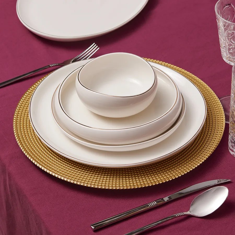 Karaca 59-teiliges Porzellan Geschirr-Set 12 Personen * 12 Platzteller (27,3 cm) * 12 Kuchenteller (22,2 cm) * 12 Speiseteller 19 cm * 12 Schüsseln (12 cm) * 3 kleine Servierteller (25,4 cm) *