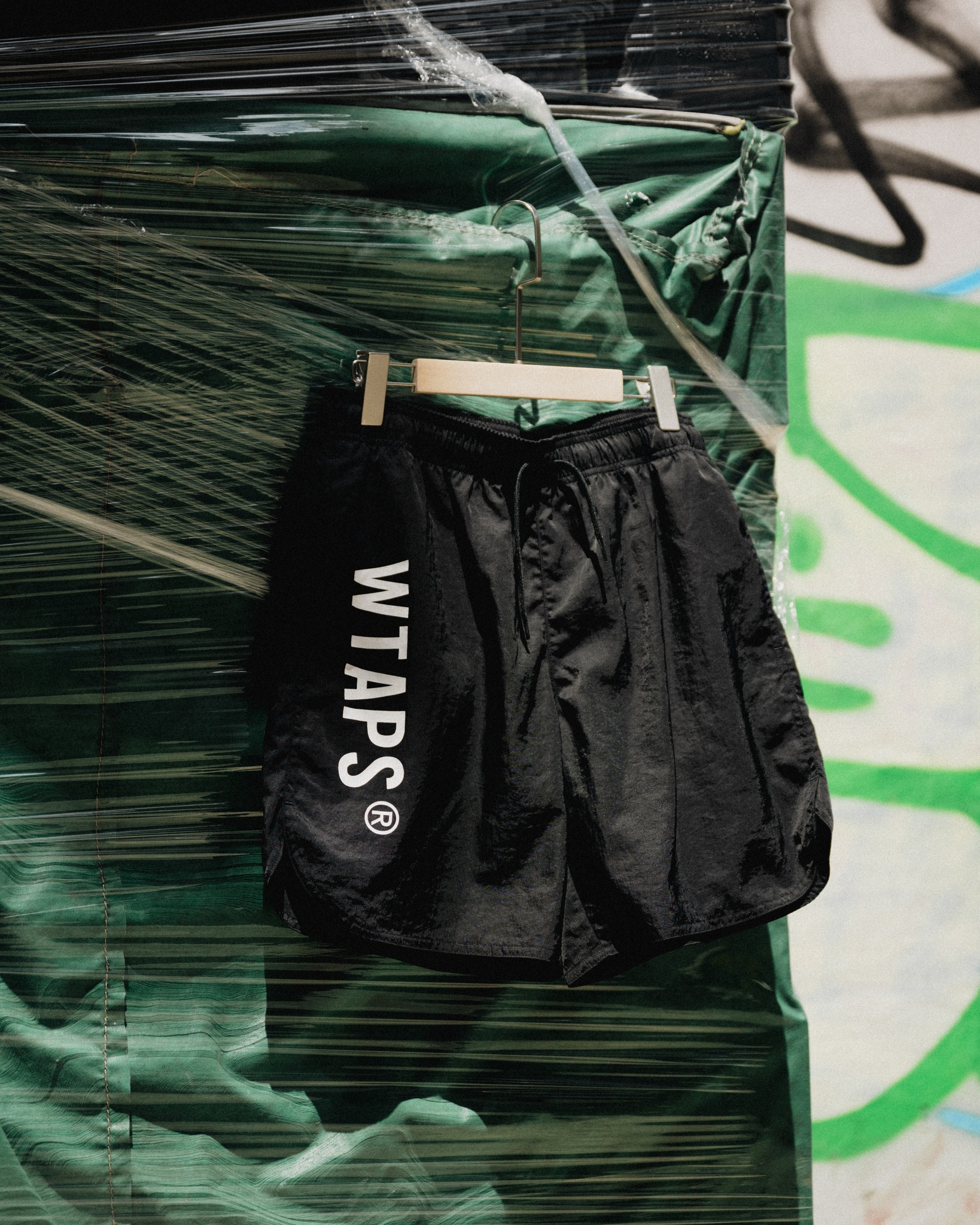 購買指定服裝現貨兩件九二折，三件八八折！】 . WTAPS SS25 SPSS2501 
