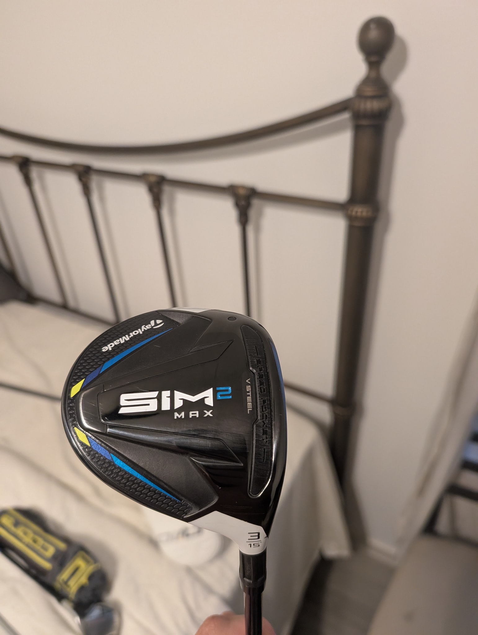 Selling a right-handed Srixon ZX Mk II 3-Hybrid. This club has