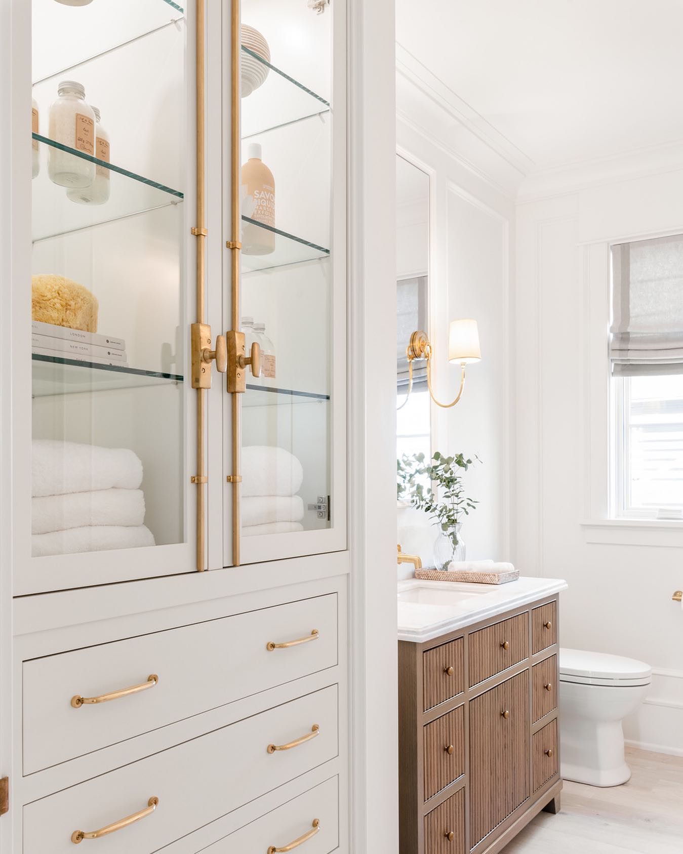Dressing up Gracie Oak's powder room... - Jenny Martin Design | Facebook