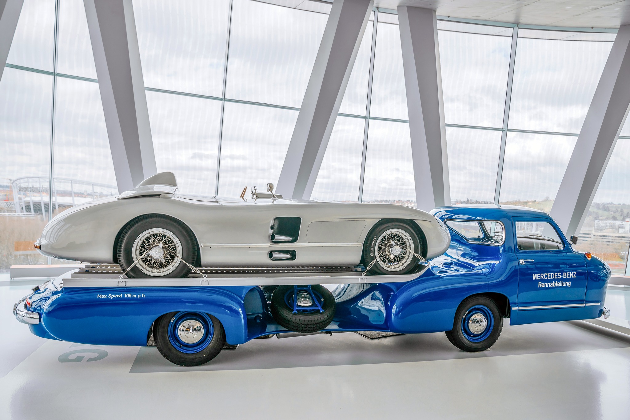 アート・デザイン・音楽 Mercedes-Benz Transporter 1954 Mercedes-Benz Blue Wonder Race Car Transporter